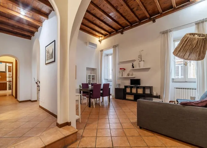 Guesthost - Pantheon Charming *